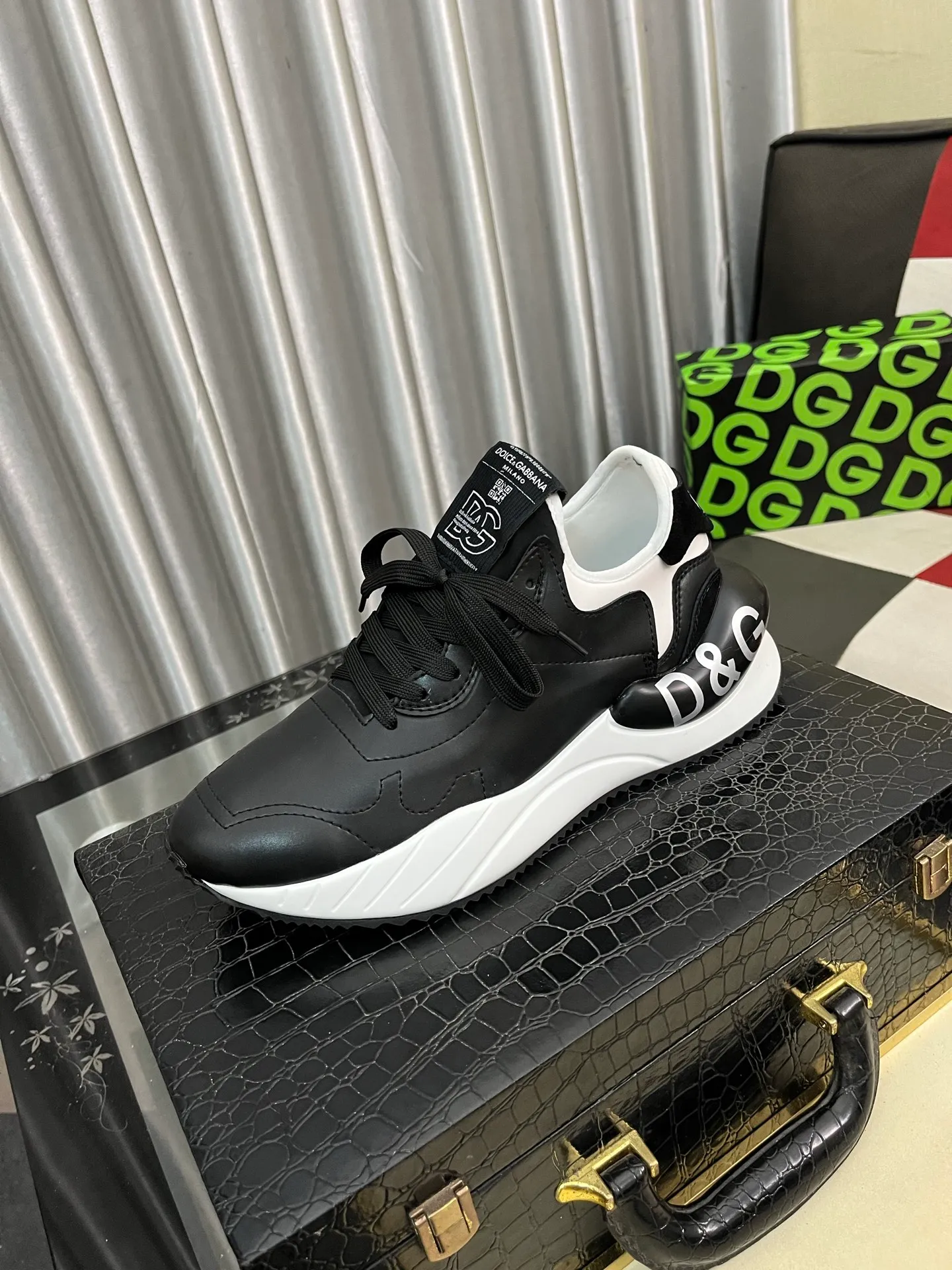 Men's shoes 💰540⌚️⌚️【DG～】Couple casual shoes 2025z cabinet simultaneous sale 🔶Size: 35-46#️⃣The upper is made of multi-material splicing ➕Mesh lining, comfortable and breathable, sole: original comfortable and wear-resistant outsole, ⚠️The real thing📱Photographed🎬The real thing is better📢📢📢